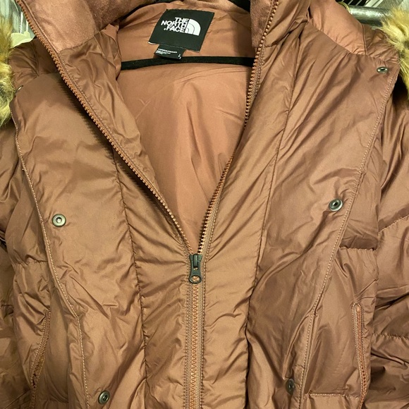 Super cute! Fall/Winter NORTH FACE puffer/bomber coat - Picture 3 of 9
